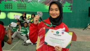 Juara Anggar Jatim, Neila Arek SMAMSA Malang Sambut Kejurprov